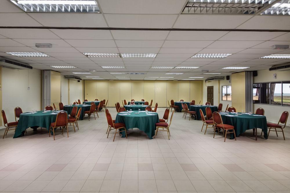 Eastana Cherating Beach Resort Exterior foto